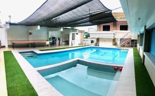 Deluxe Villa Leah Natural Hotspring Resort Calamba  Dış mekan fotoğraf